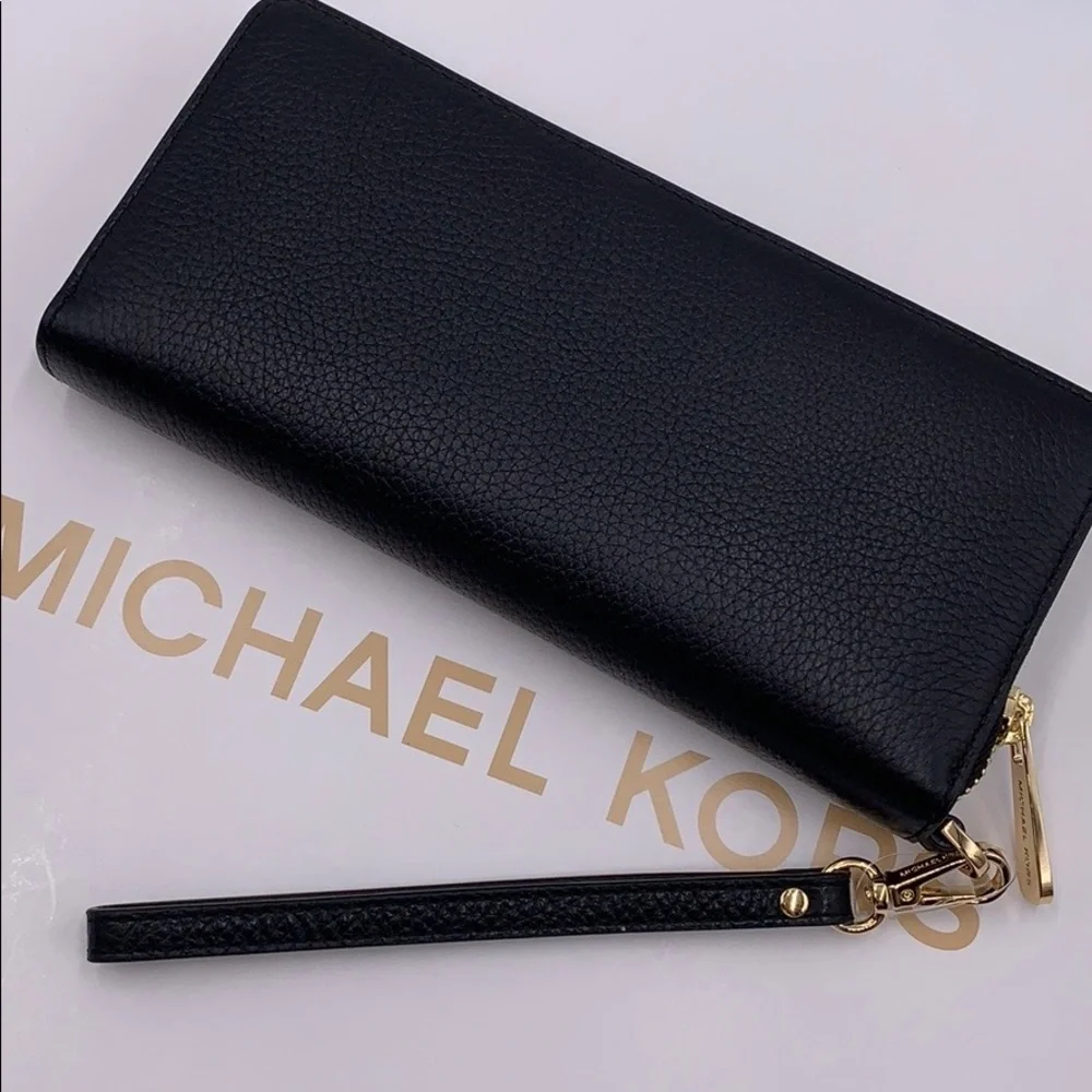 MICHAEL KORS Jet Set Travel Continental Zip